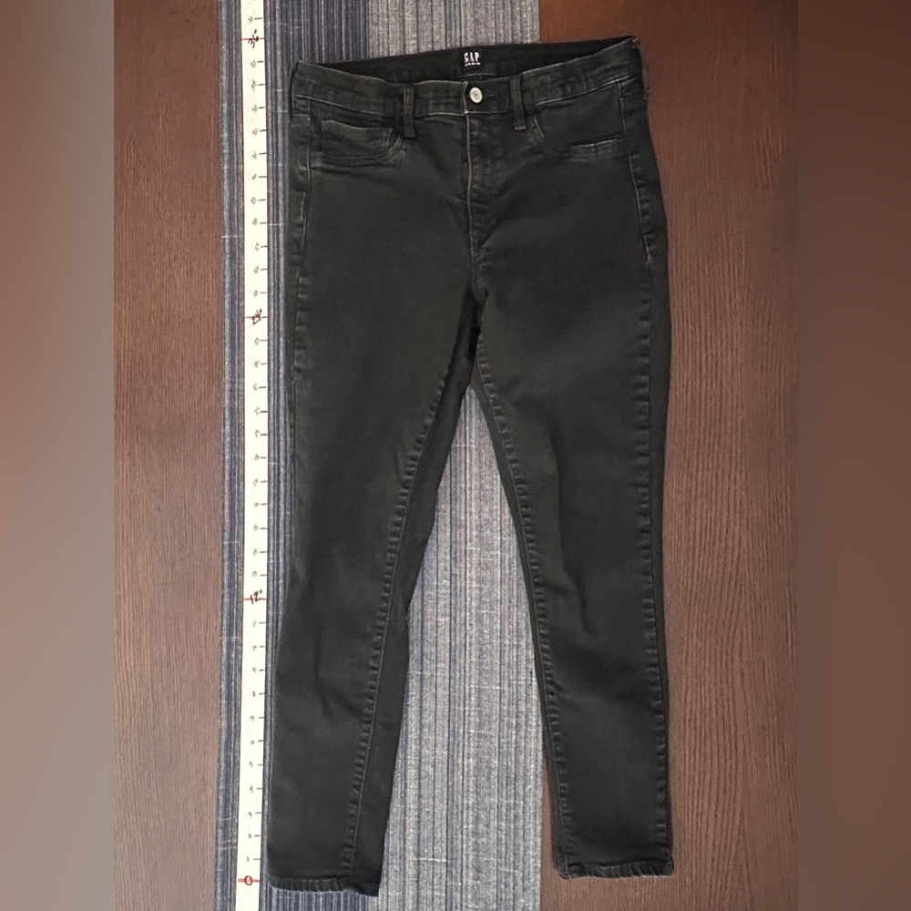 GAP Black skinny jeans